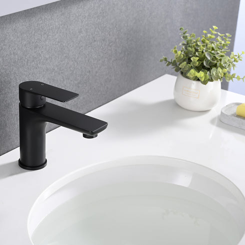 Modern Single Handle Lavatory Basin Sink Faucet with Aerated Stream in Brushed Gold, Durable Brass